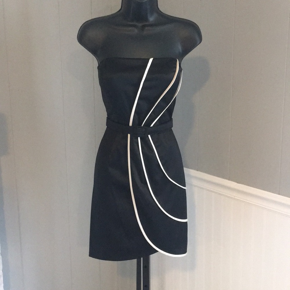 🍾🎊 Cocktail Dress black sz L w/ belt and breast pads.